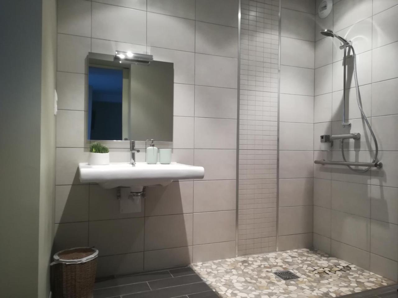 Mer Chambre D'Hotes Les Rives De La Tronne מראה חיצוני תמונה