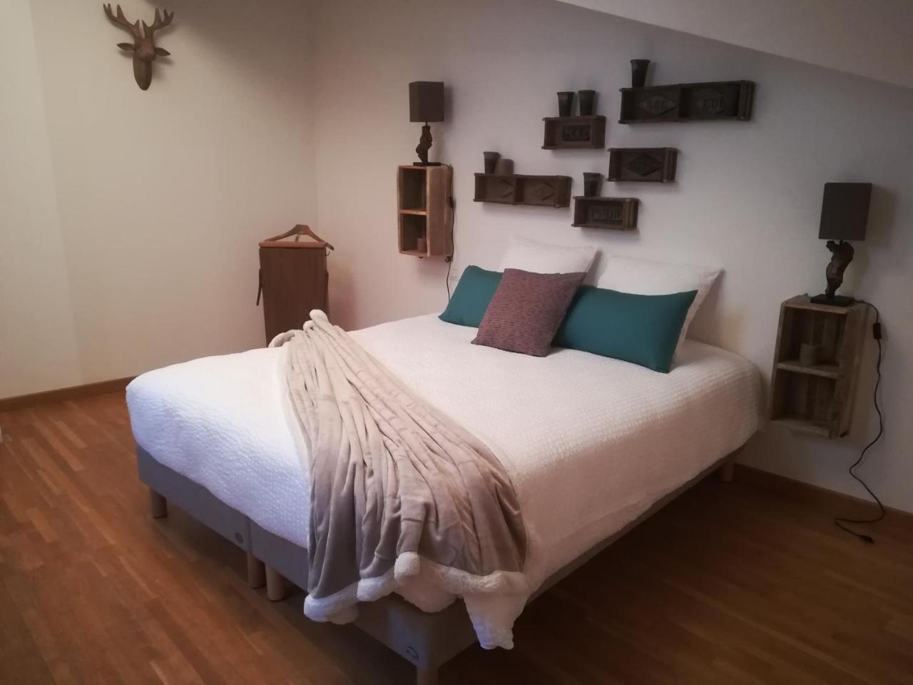 Mer Chambre D'Hotes Les Rives De La Tronne מראה חיצוני תמונה